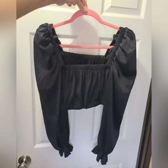 Elegant Black Puff Sleeve Crop Top - Picture 7 of 7